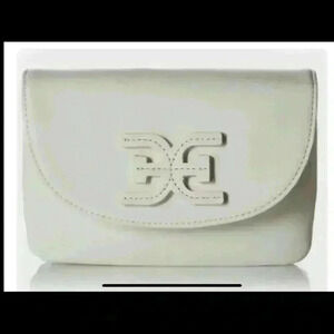 Sam Edelman Emily white shoulder/waist bag.   # (28)